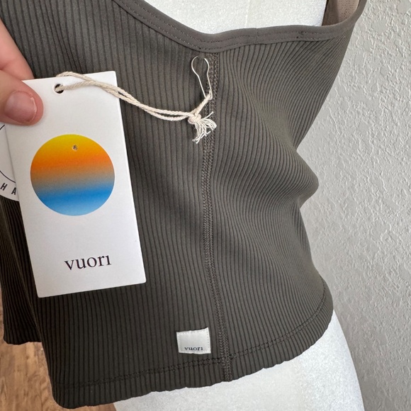 NWT Vuori Rib Crop Tank Ribbed Oregano Strappy Women's Size XL A - Picture 3 of 7